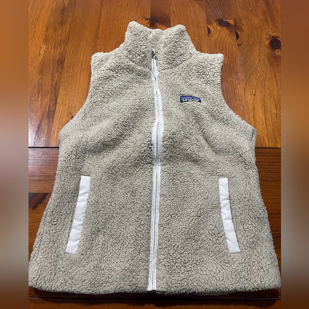 Patagonia Women's Tan Teddy Sherpa Full Zip Fleece Vest Size Small